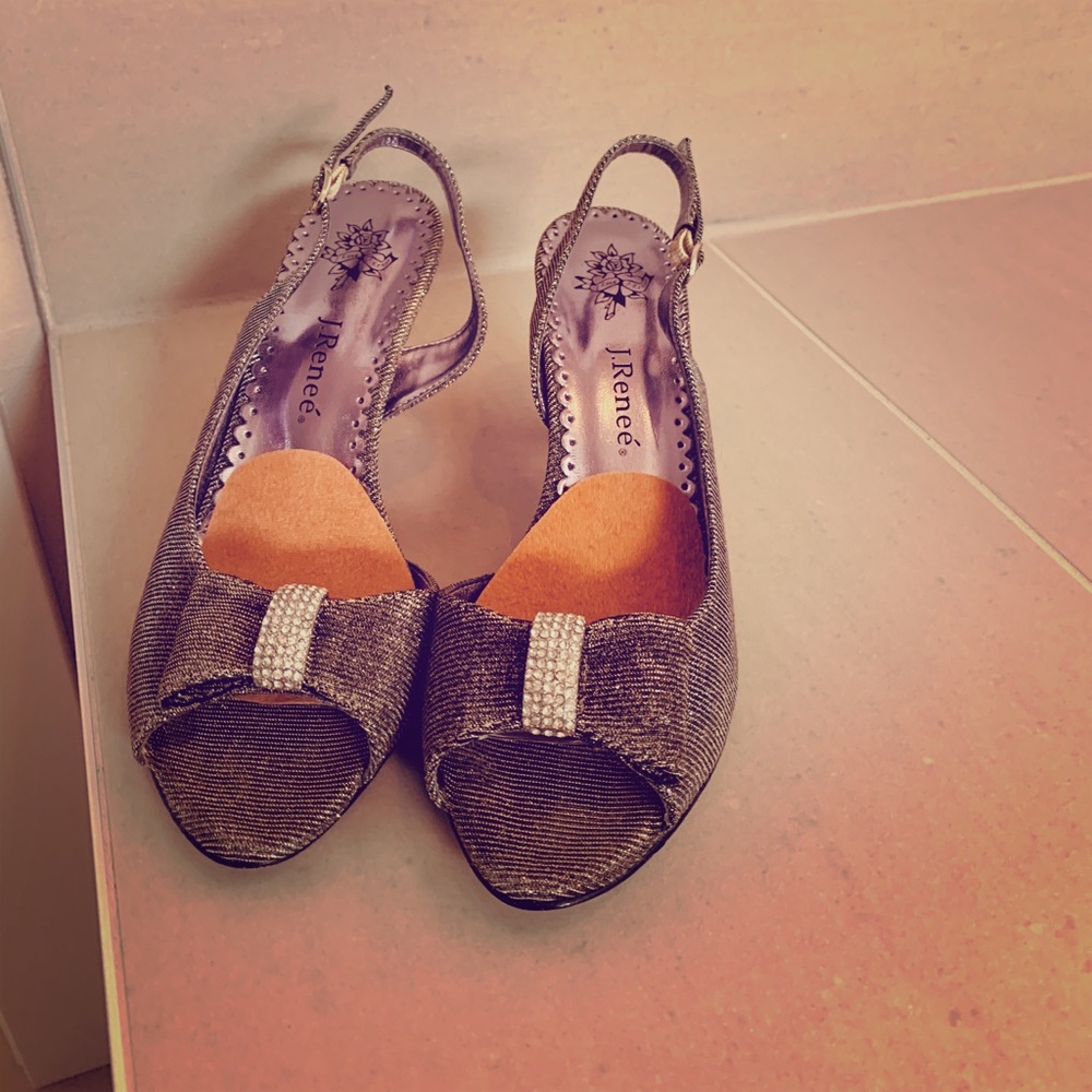 Sparkle behind the heel sandals